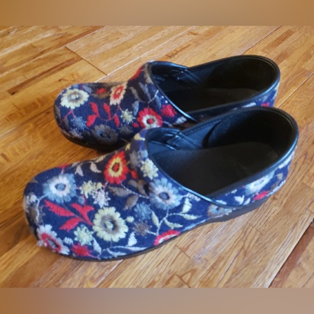 Dansko Felt Professional Clogs Navy Blue with Embroidered Flowers, EU 40